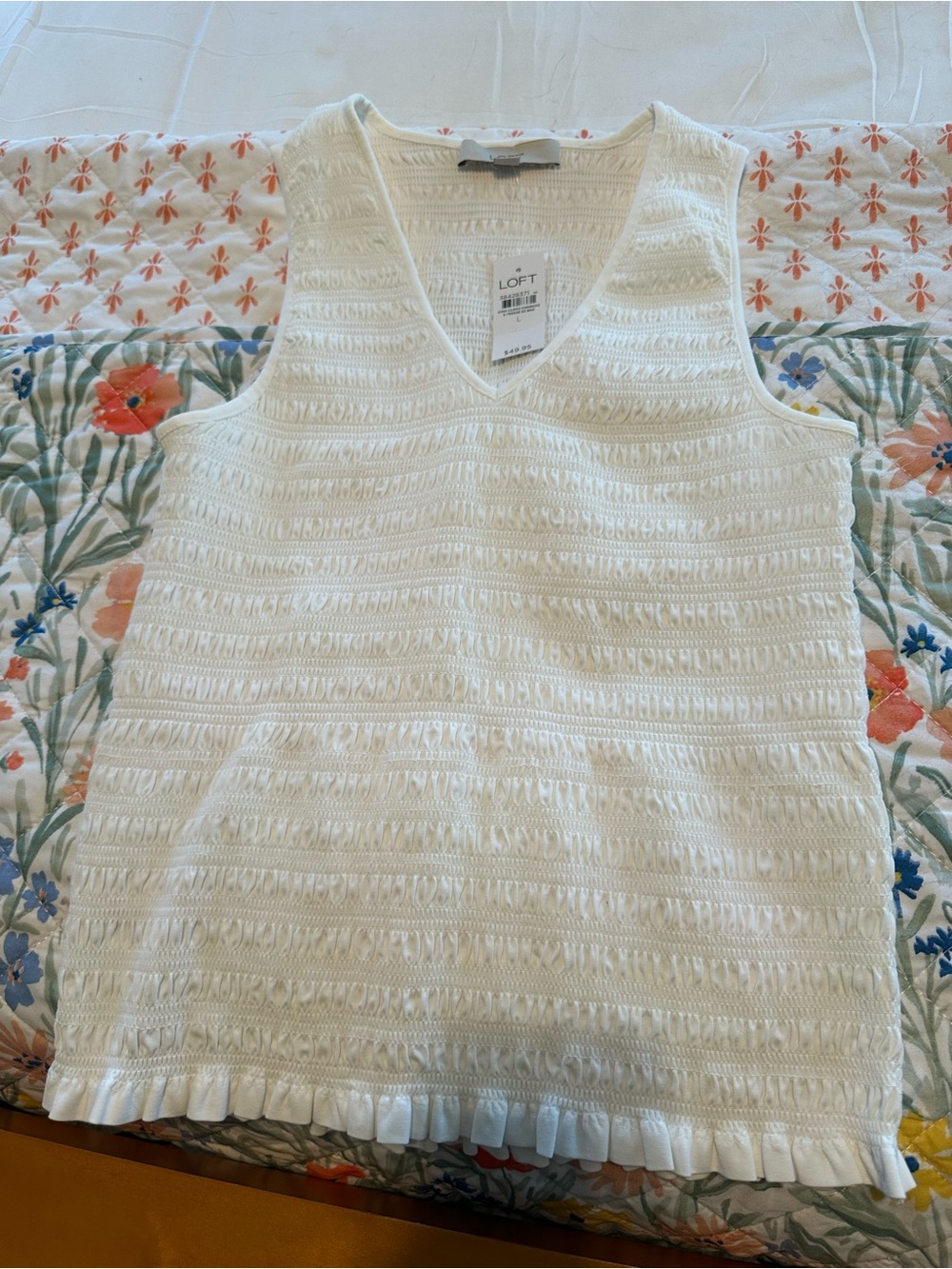 LOFT Cream Textured Knit V-Neck Sleeveless Top